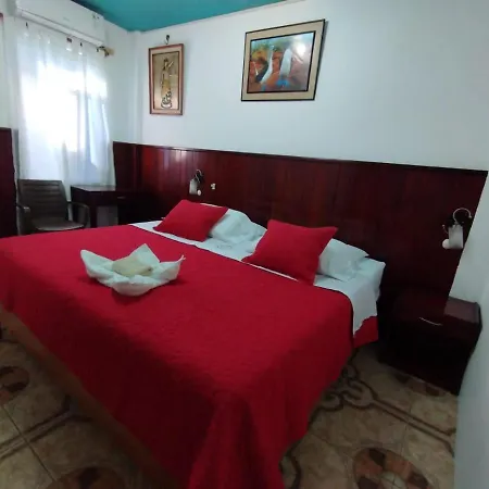 Hostal Brisas Del Mar Puerto Villamil Exterior photo