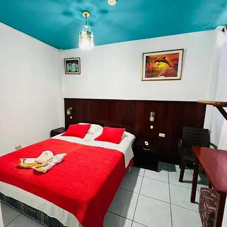 Hostal Brisas Del Mar Puerto Villamil Exterior photo