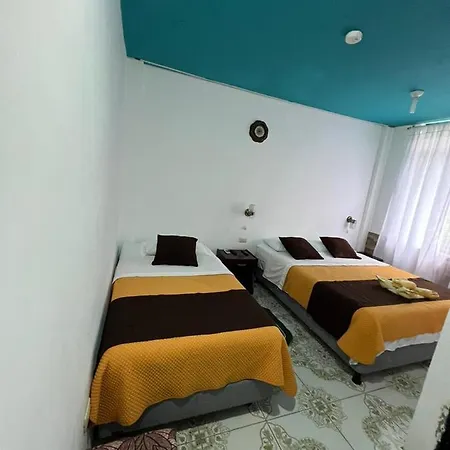 Hostal Brisas Del Mar Puerto Villamil Exterior photo