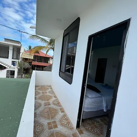 Hostal Brisas Del Mar Puerto Villamil Exterior photo