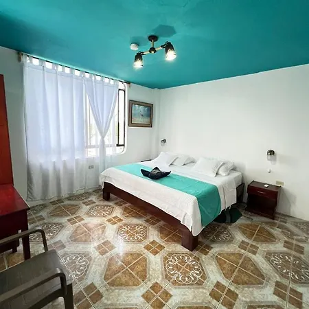 Hostal Brisas Del Mar Puerto Villamil Exterior photo